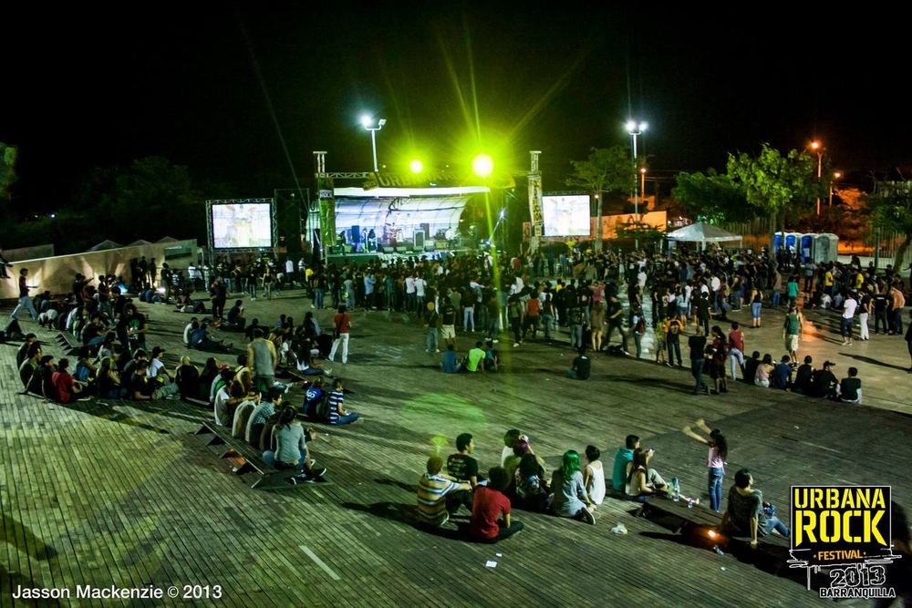 Público frente al escenario en Urbana Rock 2013