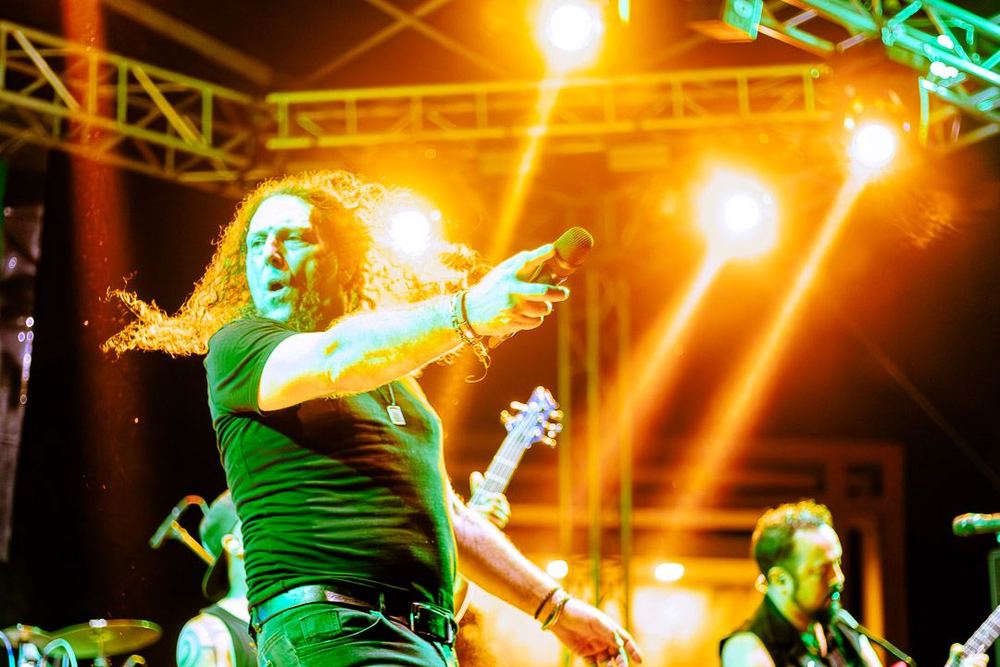 Fabio Lione cantando en Urbana Rock 2024