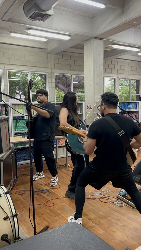 Guitarrista y bajista en las audiciones intercolegiales